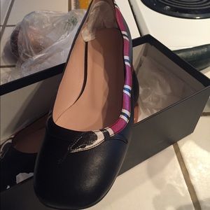 Gucci Malaga kid shoes, Nero/Hibiscus color,